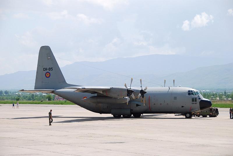 Hercules C-130 FAeB-Douchanbe-11avr2008-DSC_0111.JPG